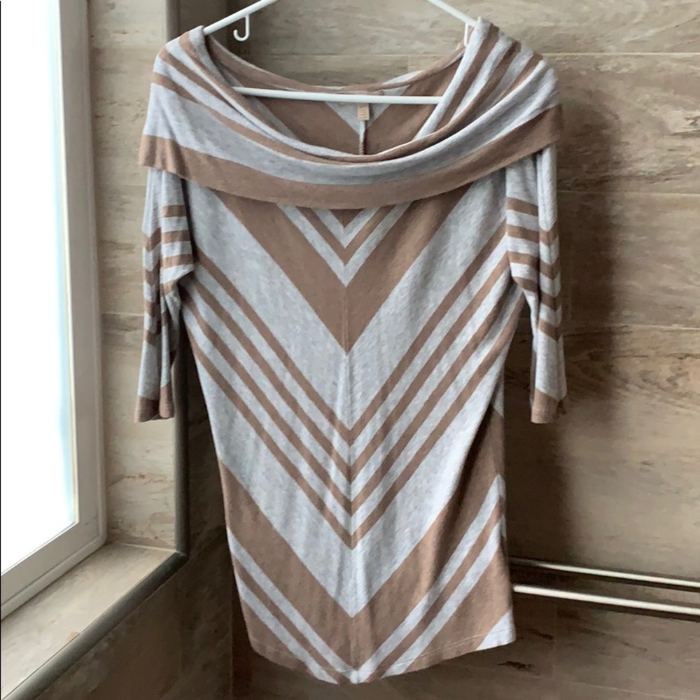 Striped cowl neck 3/4 sleeve